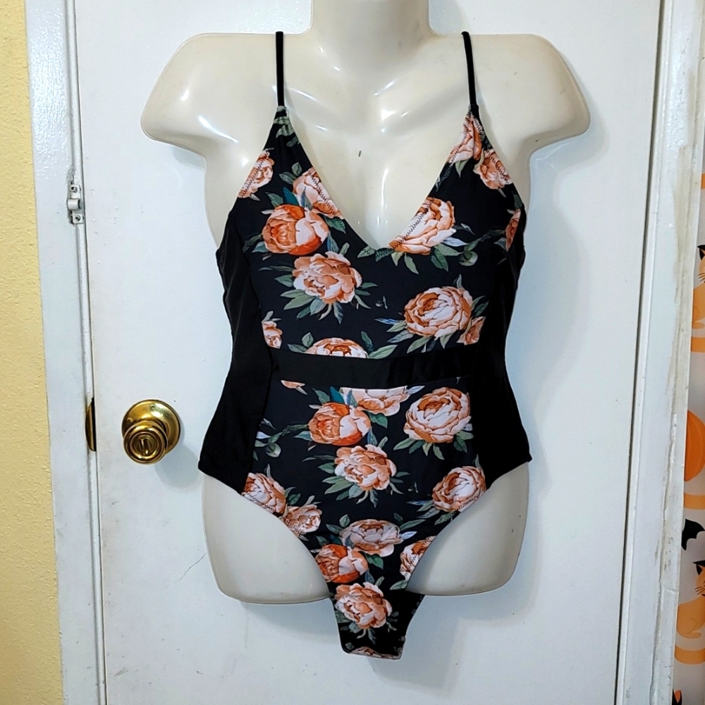 Cupshe Swimsuit one piece floral black adjustable straps